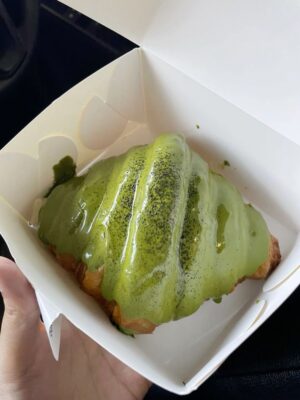 Croissant Phô Mai Matcha